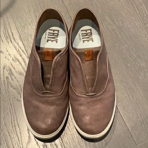 women’s size 8 Frye Slip-On sneaker (maya cvo)
